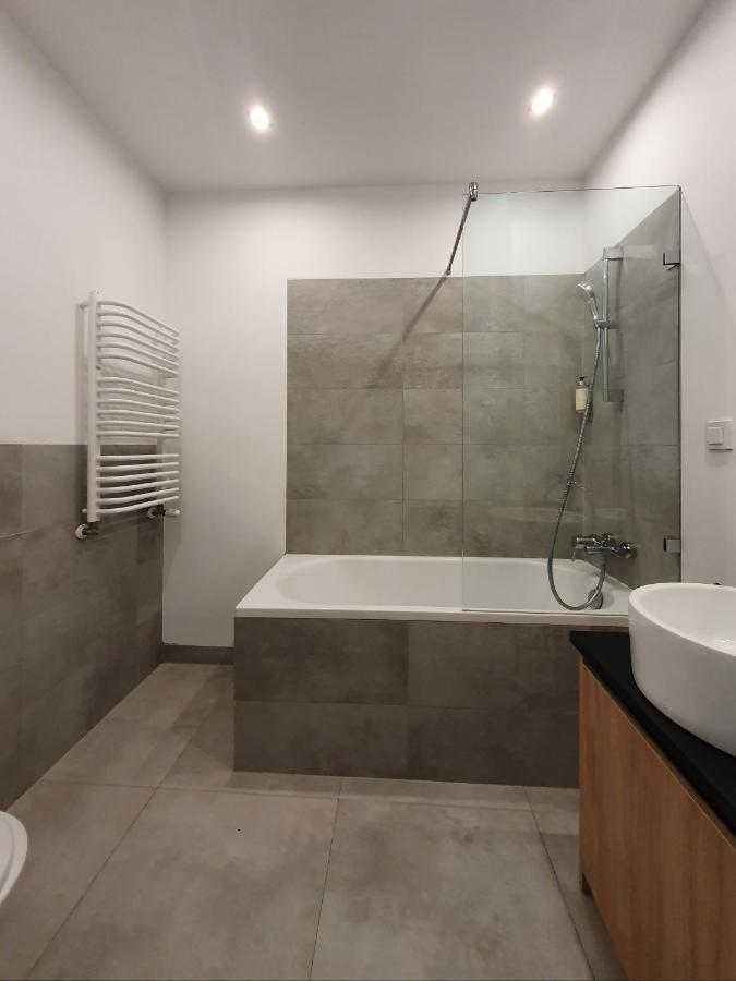 Chopin Apartments Expo ワルシャワ エクステリア 写真